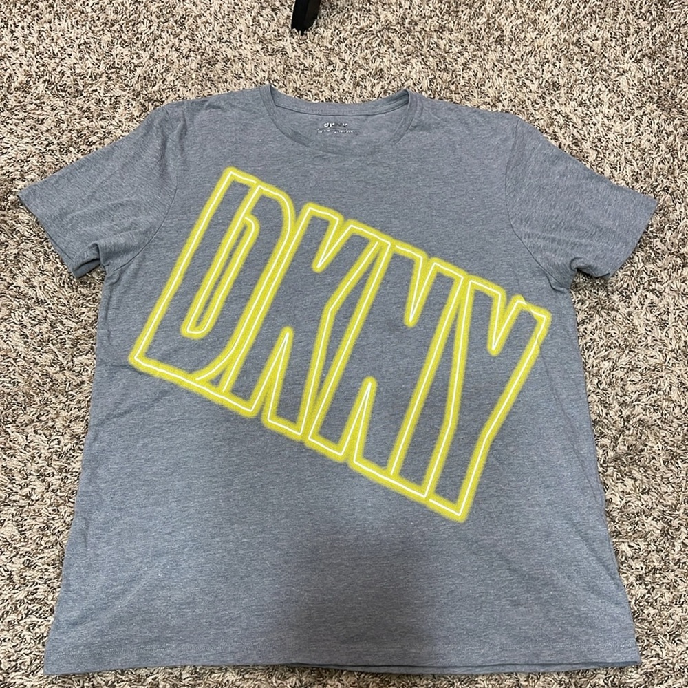 DKNY T-Shirt
